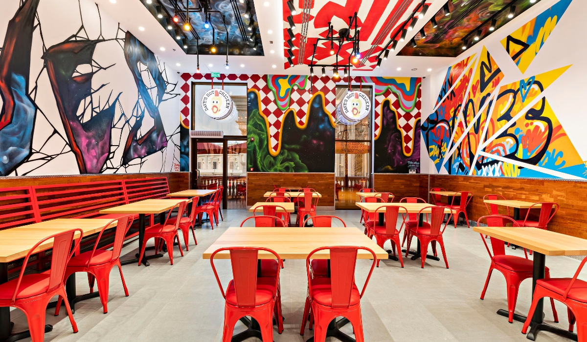 LA Street Food Sensation Daves Hot Chicken Opens at Place Vendôme Mall